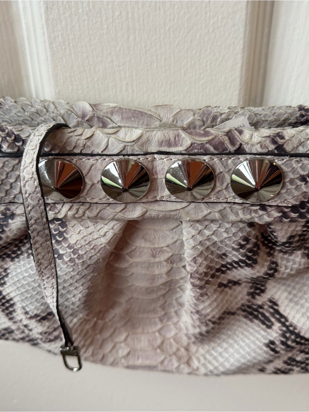 Women's Snakeskin-Effect Crossbody Bag in Pale Gray - Be&D nwt Garbo mini bag